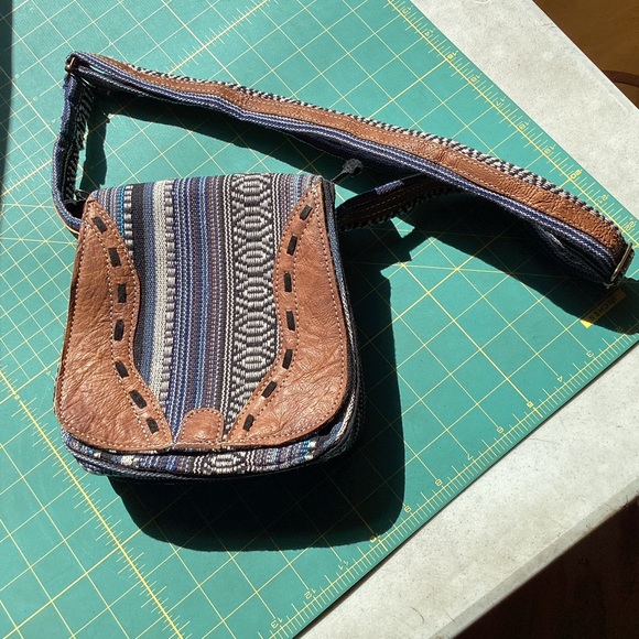 Guatemalan Import Hand Crafted Leather & Fabric Satchel Purse Bohemian Hippe - Picture 2 of 6